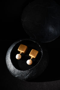 Square Box earrings with Pearls