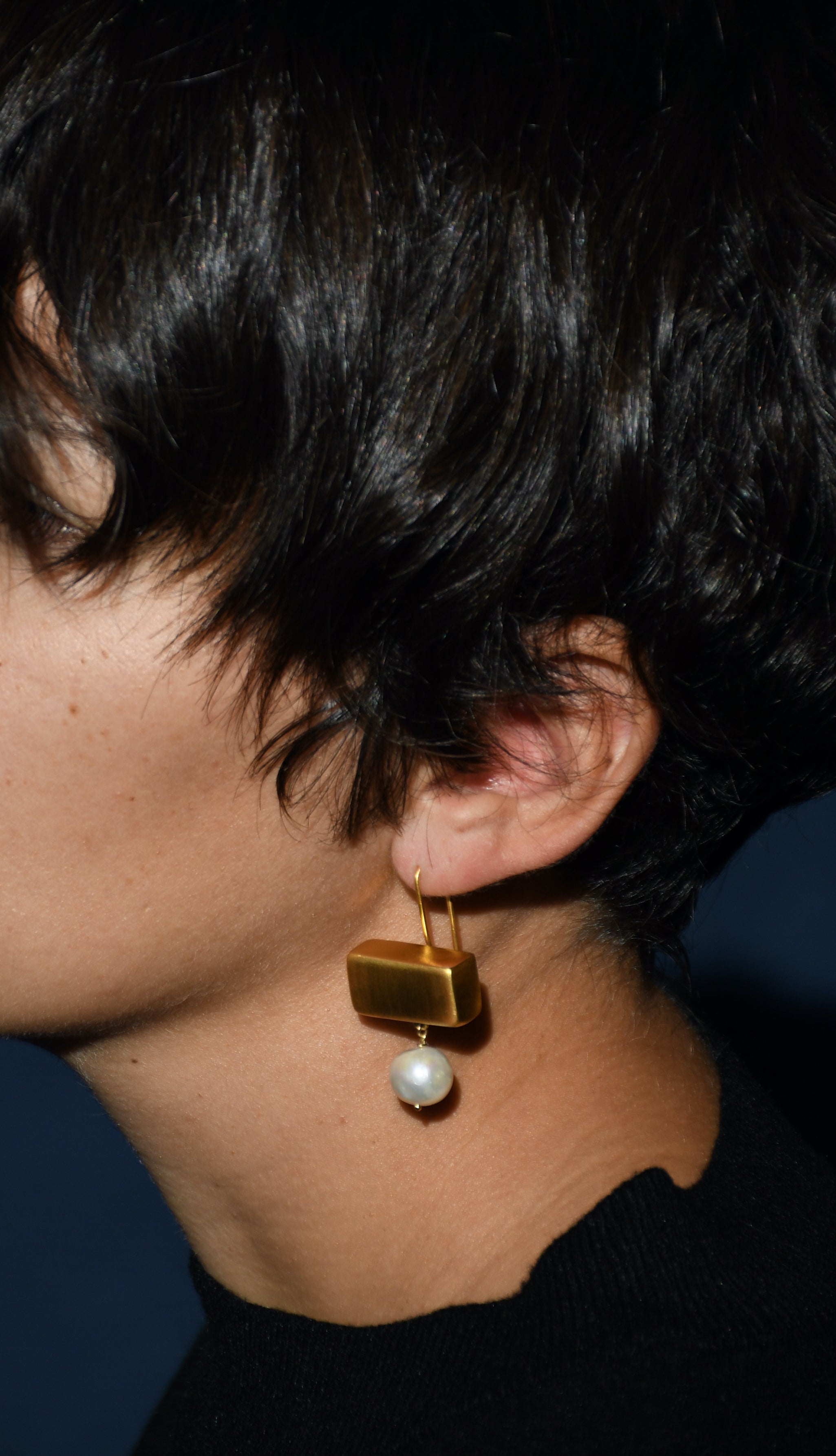Rectaglural Box earrings with Pearls