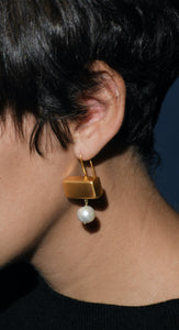 Rectaglural Box earrings with Pearls