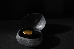 Ω ring