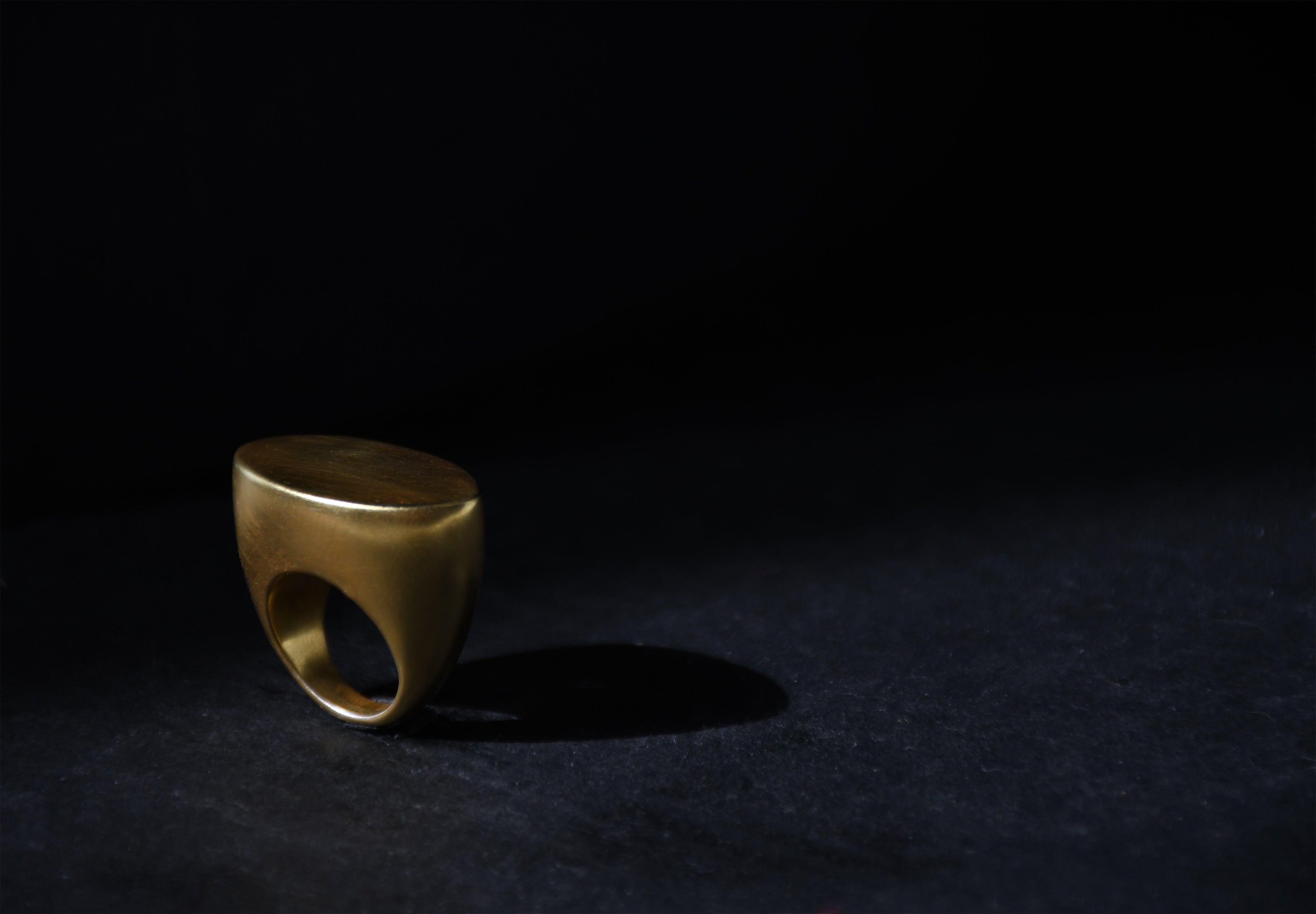 Ω ring